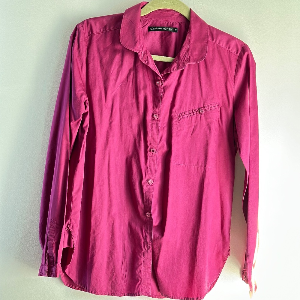 Woman's great purple shirt